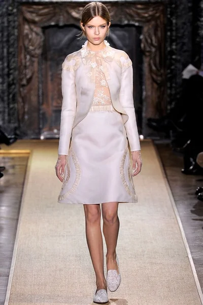 Look 12